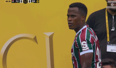 科貝爾連撲兩球，力拒遠射與越位補射！