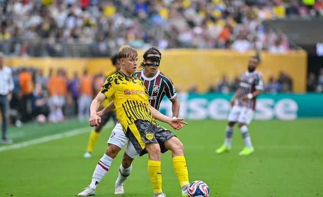 多特蒙德平弗盧米，科貝爾撲救神勇，小貝林首秀亮相。