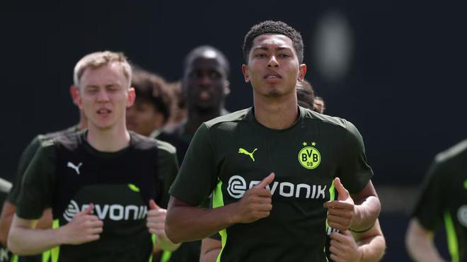 多特蒙德VS弗魯米嫩塞首發(fā)預(yù)測：吉拉西領(lǐng)跑鋒線，小貝林首發(fā)。