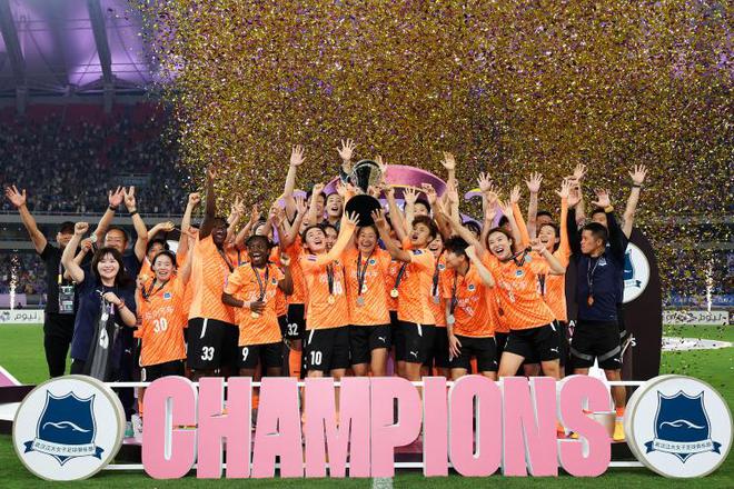 武漢女足亞冠奪冠，獲獎金外更顯實力，為中國足球注入強(qiáng)心針。