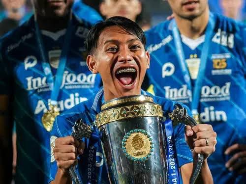 印尼前鋒踢亞冠遇中國強(qiáng)硬球員