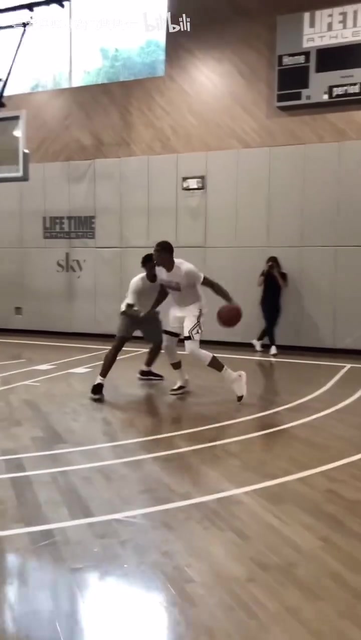 NBA球星的頂級(jí)腳步操作誰的連招最絲滑