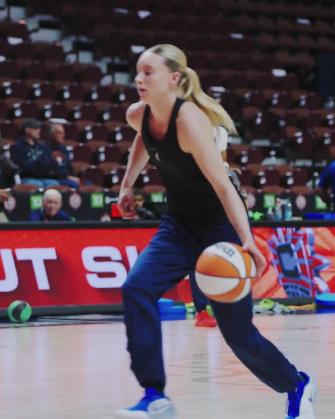 佩奇這投籃姿勢好標準話說她眼神甚至有點像麥迪啊