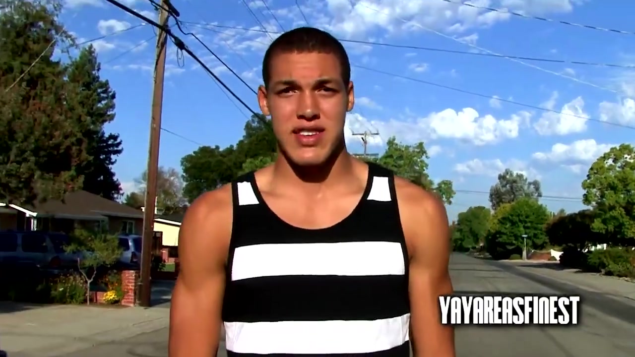 美式校霸戈登16歲就已經(jīng)這樣打球了這身肌肉真離譜啊