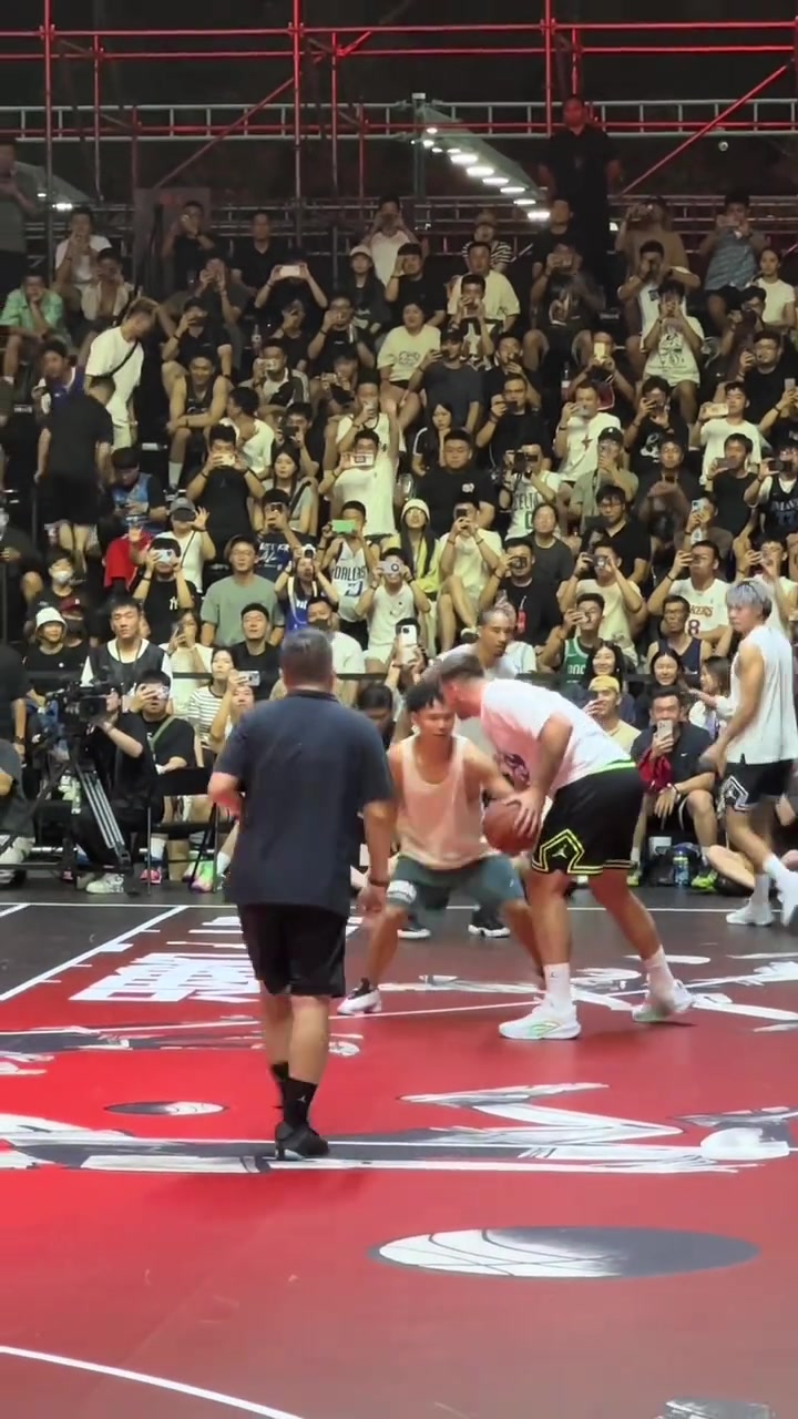 東契奇中國(guó)行 一點(diǎn)也不賣力啊