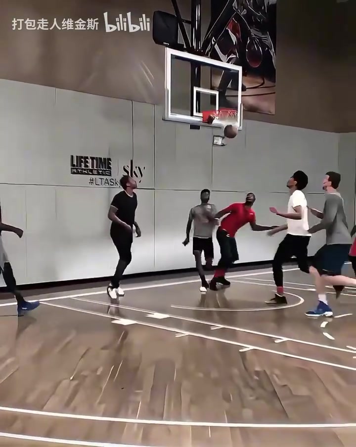 花落誰(shuí)家37歲KD單打依舊犀利你覺得他還是爭(zhēng)冠球隊(duì)的核心嗎