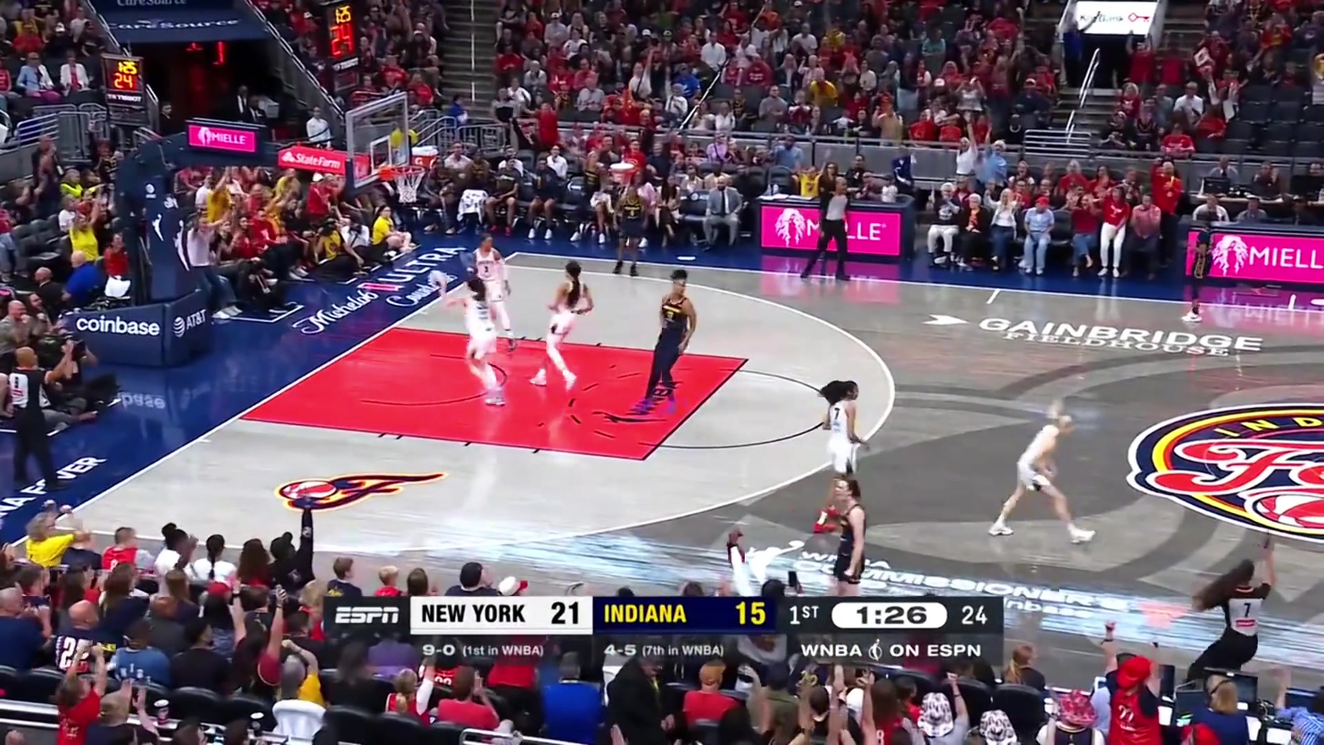 一己之力拉高WNBA收視率克拉克這打法巔峰庫(kù)里既視感