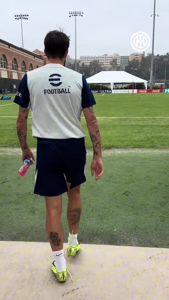 國米官推曬視頻藍黑將帥備戰(zhàn)世俱杯氛圍輕松