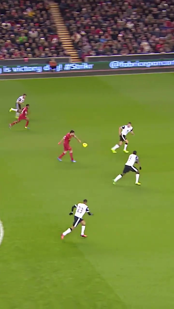 抬腳便是超級世界波蘇亞雷斯停球是什么我沒聽說過