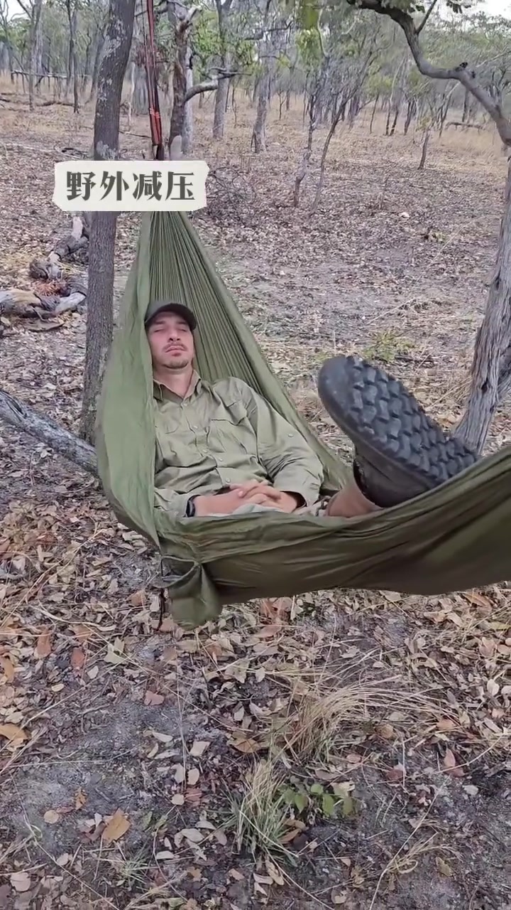 伊布在野外修行減壓怕不是內(nèi)心在想這米蘭我還會得去嘛