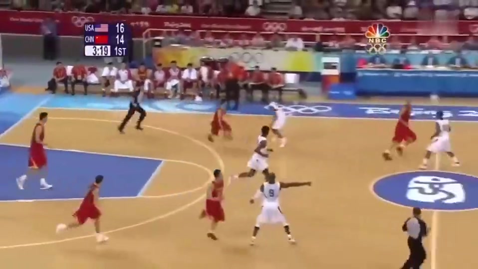 中國(guó)男籃何時(shí)能再有這樣名場(chǎng)面08奧運(yùn)陳江華晃過科比一條龍上籃