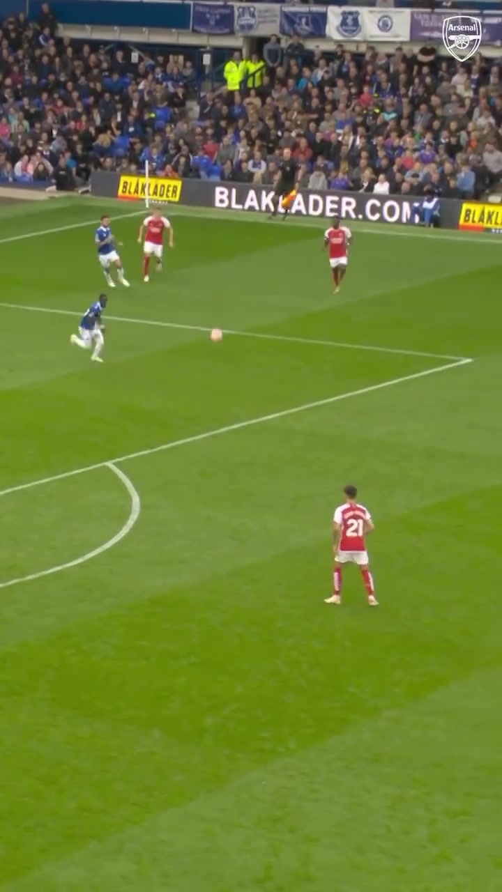 這就是藝術(shù)阿森納這記戰(zhàn)術(shù)角球美如畫(huà)