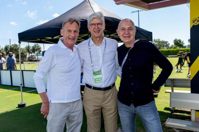 溫格、紐恩多夫視察多特訓練，與瓦茨克、科瓦奇交流