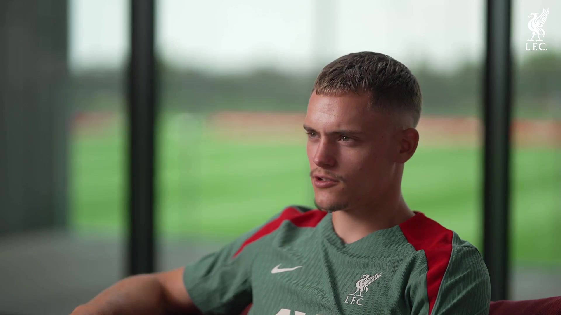 維爾茨做出加盟利物浦的決定很容易因?yàn)樗麄兪鞘澜缜叭銟凡? title=