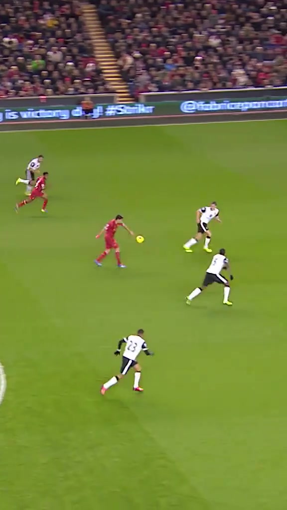 抬腳就是世界波利物浦球迷這球無解