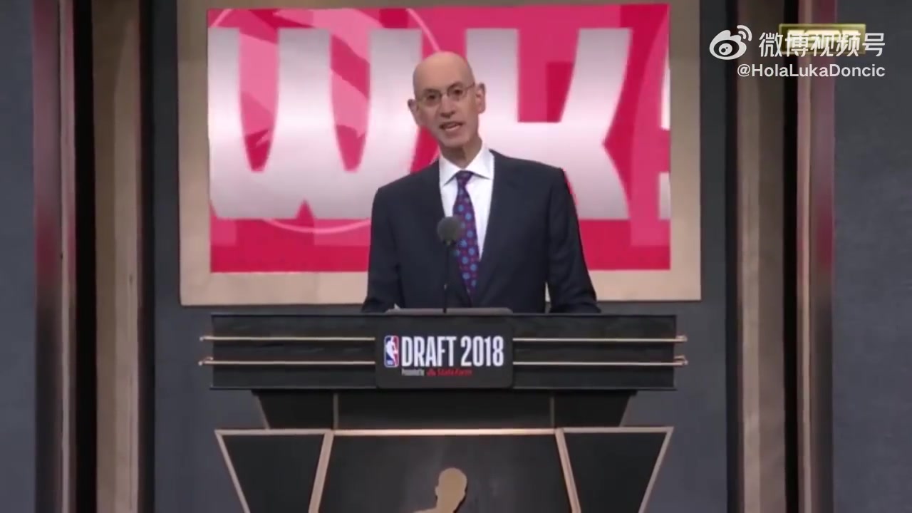 7年前的今天東契奇被老鷹用探花簽選中隨后交易至獨行俠