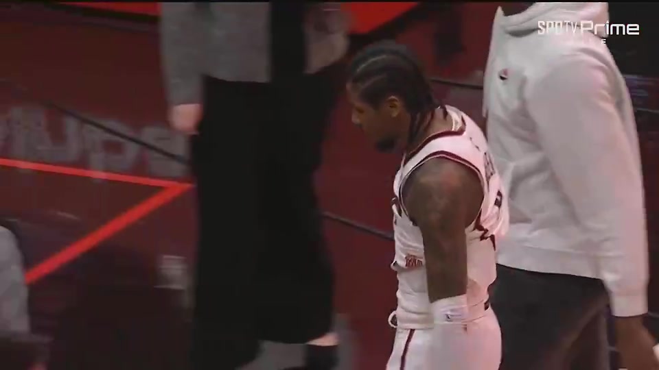 竟是在火箭最后一幕G7僅8分的杰倫-格林賽后低頭落寞離場