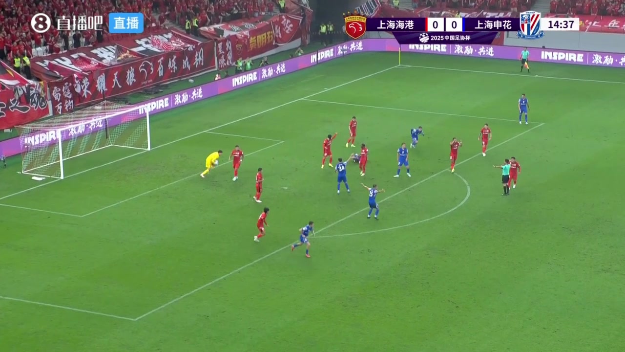 你怎么看馬納法突入海港禁區(qū)倒地VAR介入沒有點球