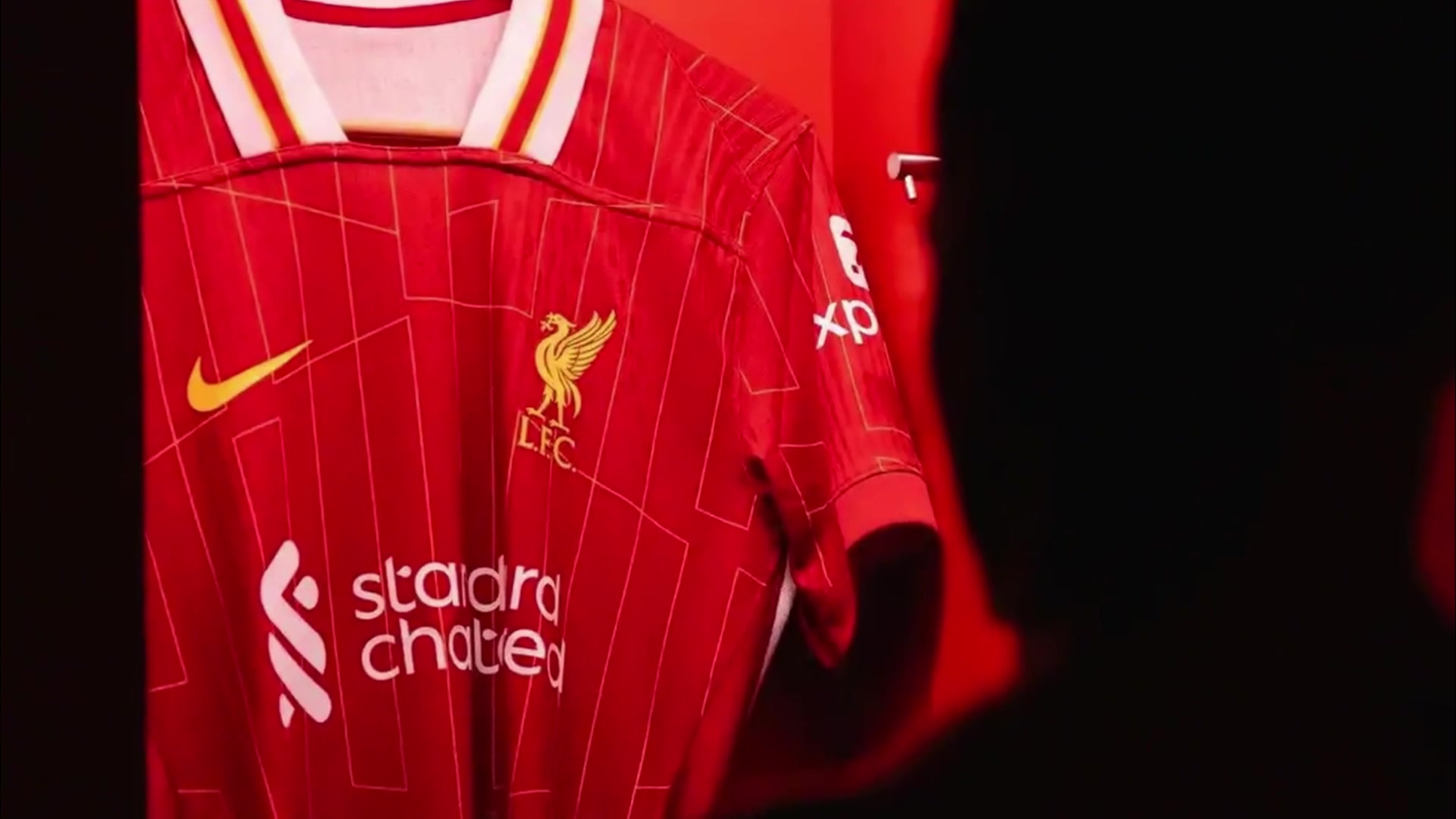 震驚紅軍賽季沒(méi)開(kāi)始就內(nèi)訌薩拉赫維爾茨穿8號(hào)索博