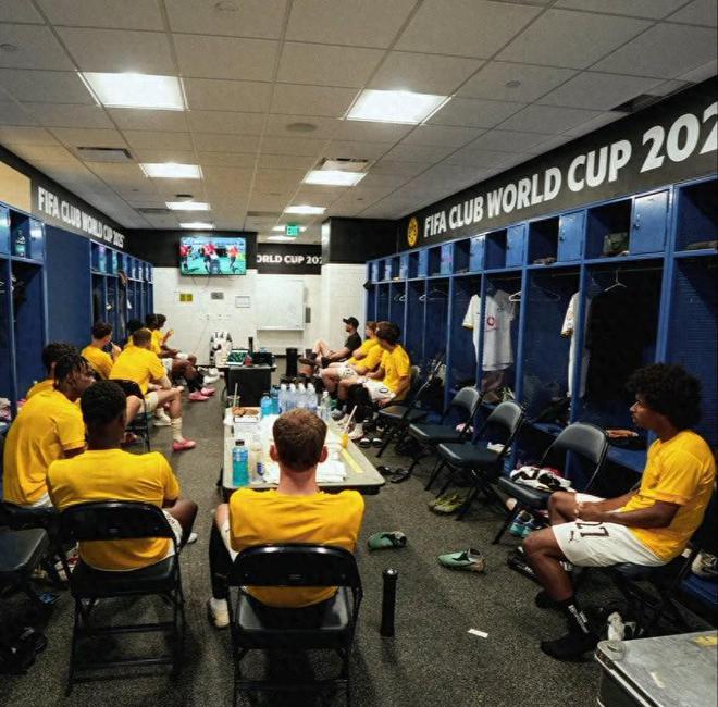 罕見！多特蒙德替補(bǔ)觀戰(zhàn)更衣室，背后原因揭秘