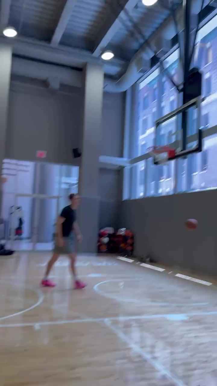 杜小帥最新訓練視頻這小腿實在太迷人了就問這立棍單打誰防的了