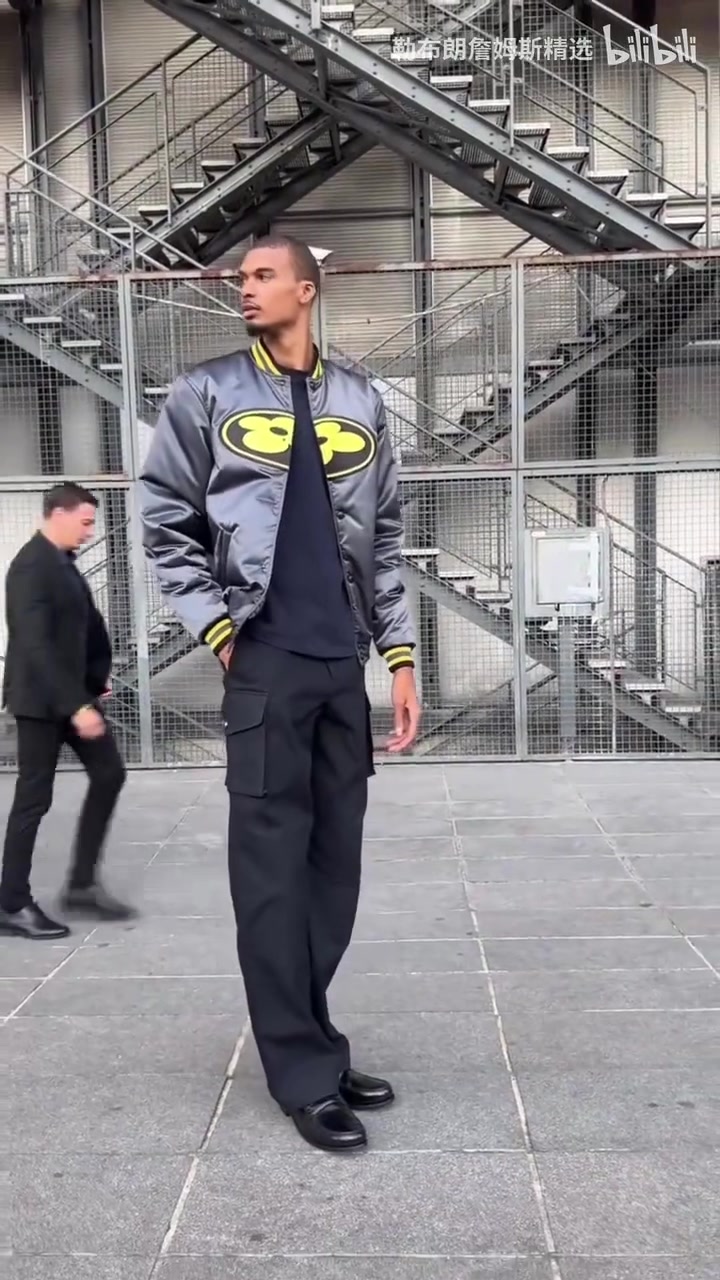 大合集文班哈登威少參加巴黎時(shí)裝周吧友們還認(rèn)識(shí)誰(shuí)