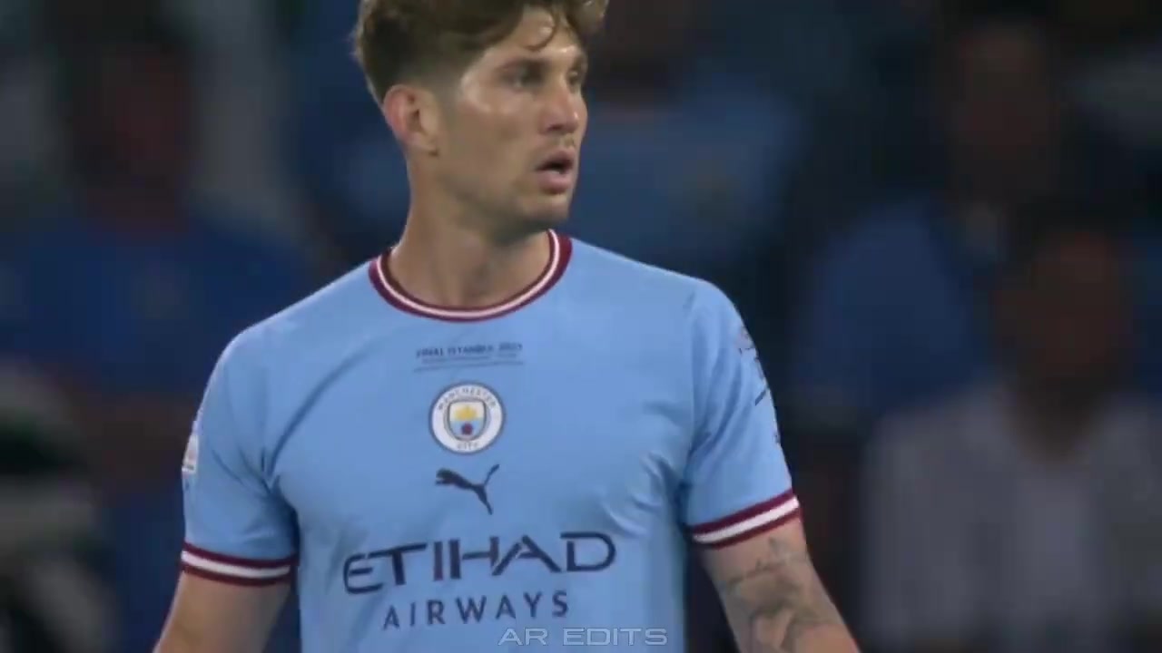 這是貝肯鮑爾嗎當(dāng)年歐冠決賽上驚艷眾人的斯通斯完美改造啊