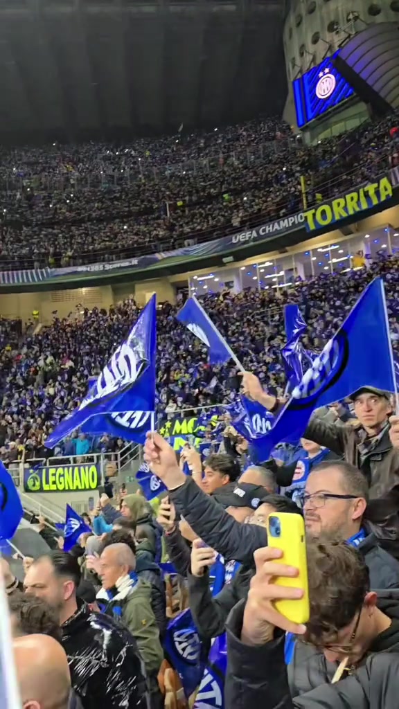 當(dāng)歐冠主題曲在梅阿查球場響起那種震撼不言而喻