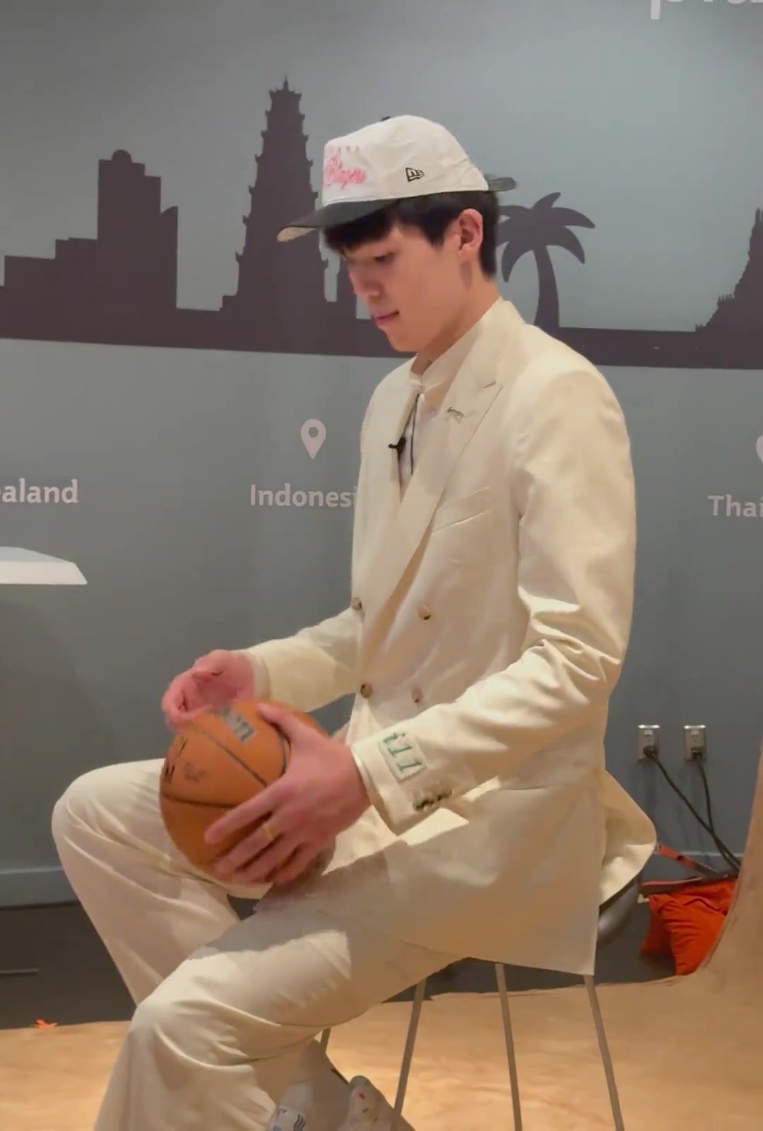 首輪秀楊瀚森被選中后拍攝定妝照帥