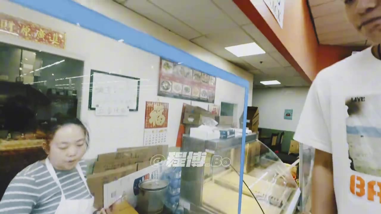 楊瀚森在美國(guó)品嘗韭菜盒子和我琦哥也是夢(mèng)幻聯(lián)動(dòng)了