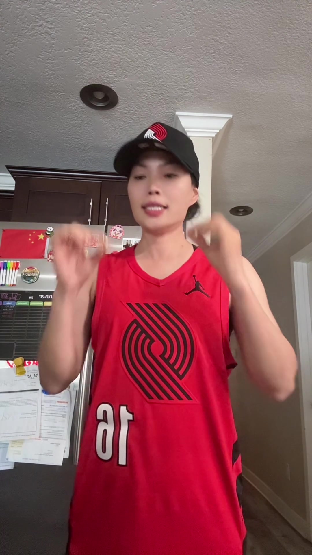 嘚瑟女網(wǎng)友我把楊瀚森球員版250美元價(jià)格打成238美元了