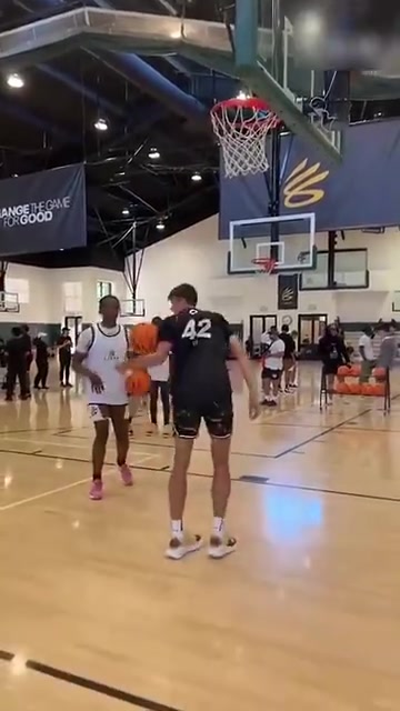 這狀元有點(diǎn)東西弗拉格上演原地大風(fēng)車暴扣