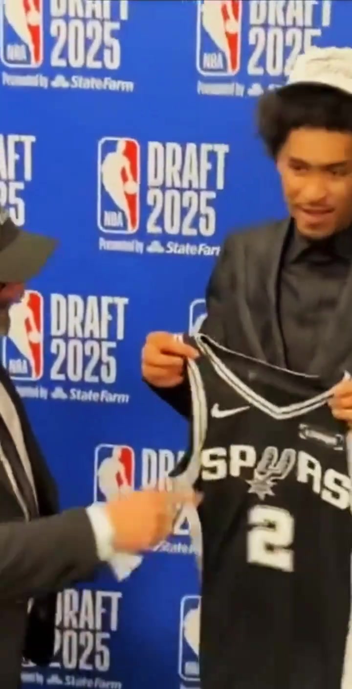 退役沒戲了嗎馬刺榜眼哈珀將穿2號(hào)球衣 上一任主人是小卡