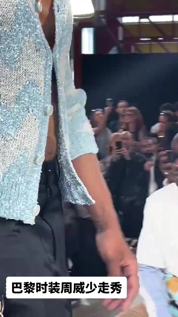 頂級黑皮體育生威少休賽期還要兼職當(dāng)模特走秀