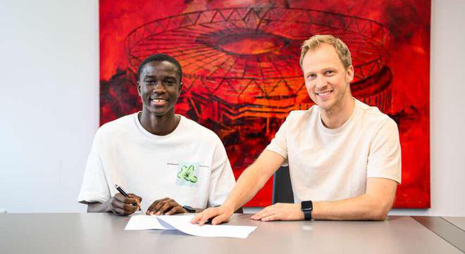 勒沃庫(kù)森簽約塞內(nèi)加爾后衛(wèi)法耶，20歲新援加入。