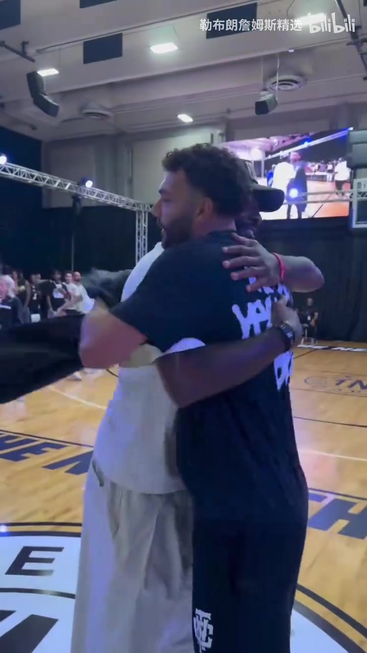 現(xiàn)場很多老熟人啊比斯利單挑斯蒂芬森集錦歐文擔(dān)任解說