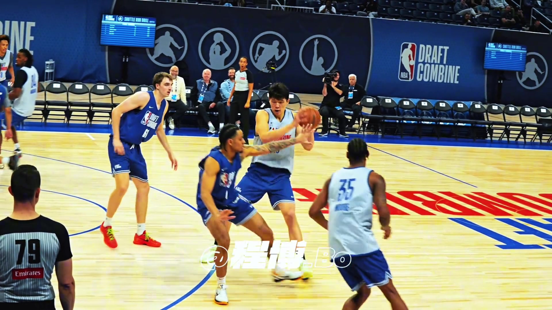 楊瀚森試訓引得全場球探驚呼的一次大膽妙傳看慢放全是細節(jié)啊