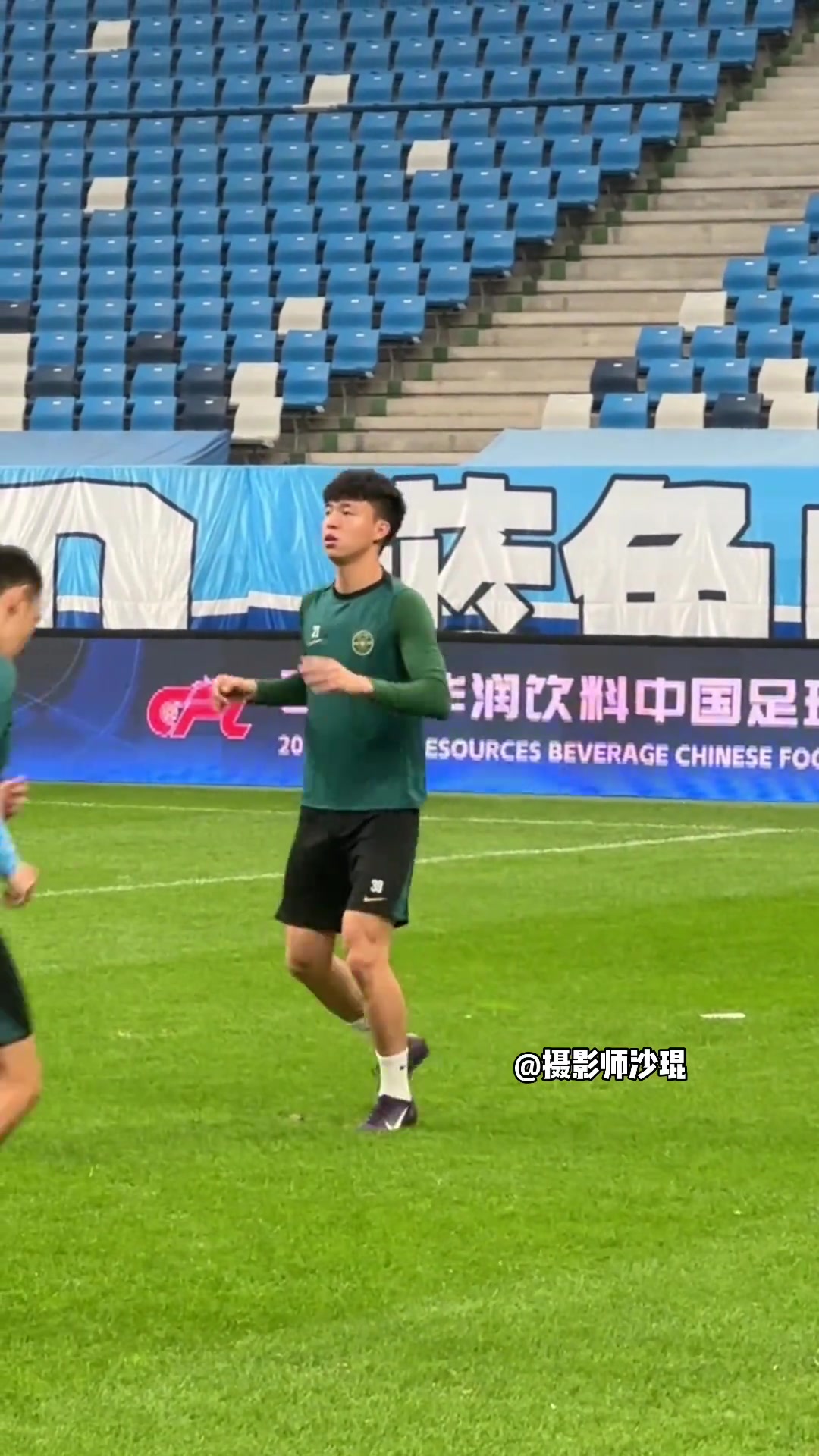 攝影師賽前踩場(chǎng)王鈺棟未參加全隊(duì)合練明天大概率應(yīng)該上不了