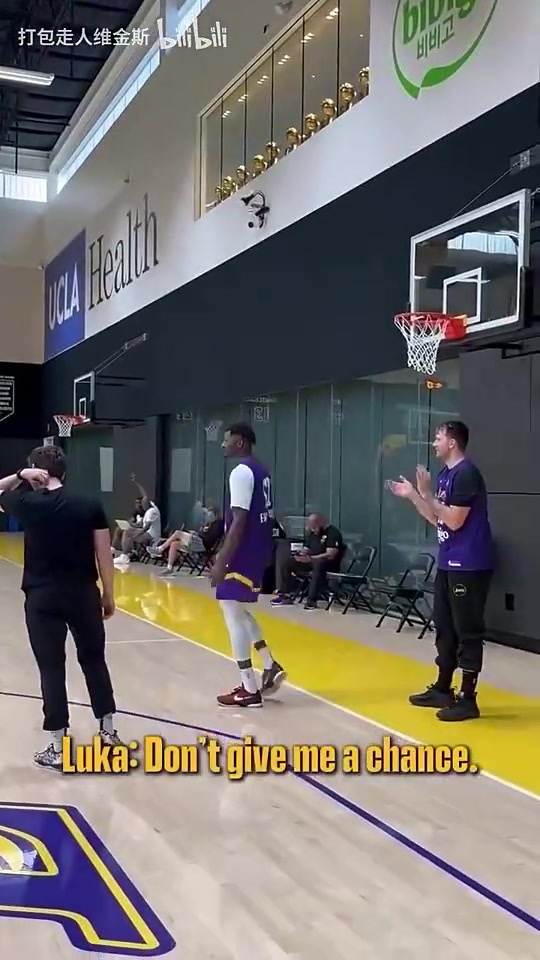 如今加盟火箭電風扇在訓練中可是敢和東契奇PK三分球的