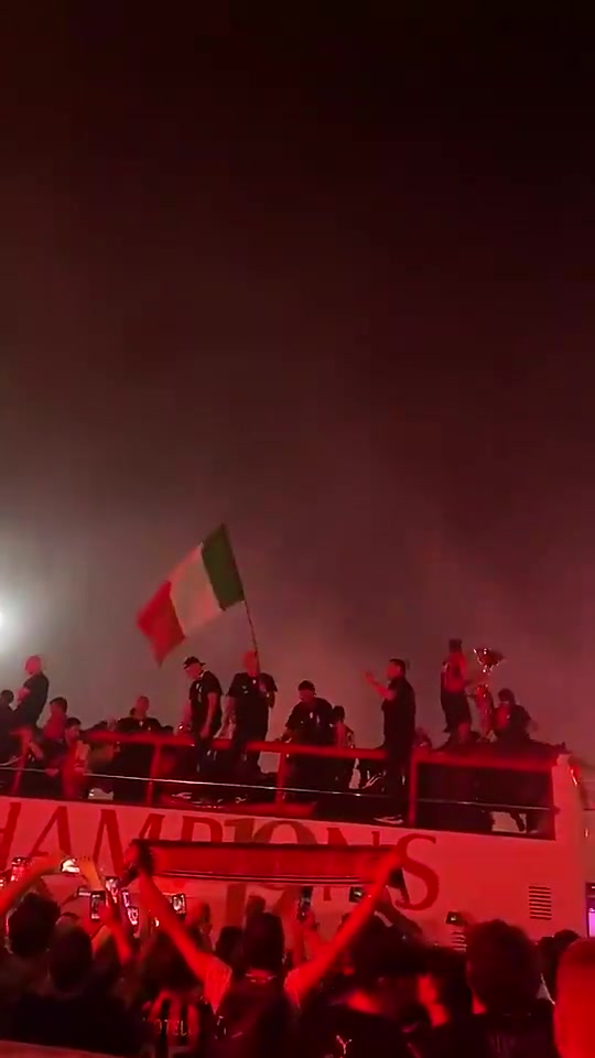 特奧恰爾汗奧盧米蘭球迷X娘養(yǎng)的