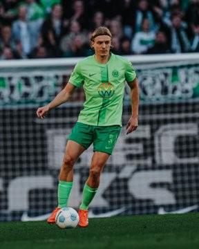 官方：博爾瑙轉(zhuǎn)會利茲聯(lián)，離隊(duì)沃爾夫斯堡