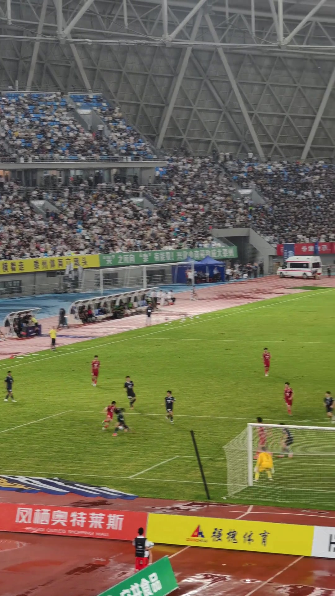 現(xiàn)場實拍蘇超1v6破門網(wǎng)友國足球員可以進這種球嗎