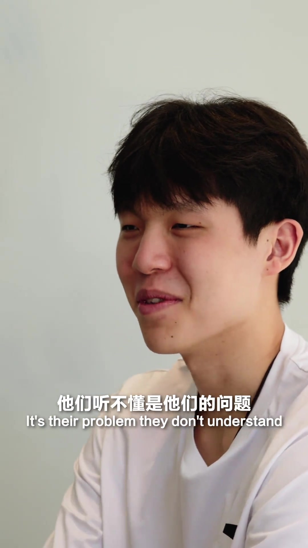 這孩子給人感覺落落大方楊瀚森在選秀前十天接受專訪