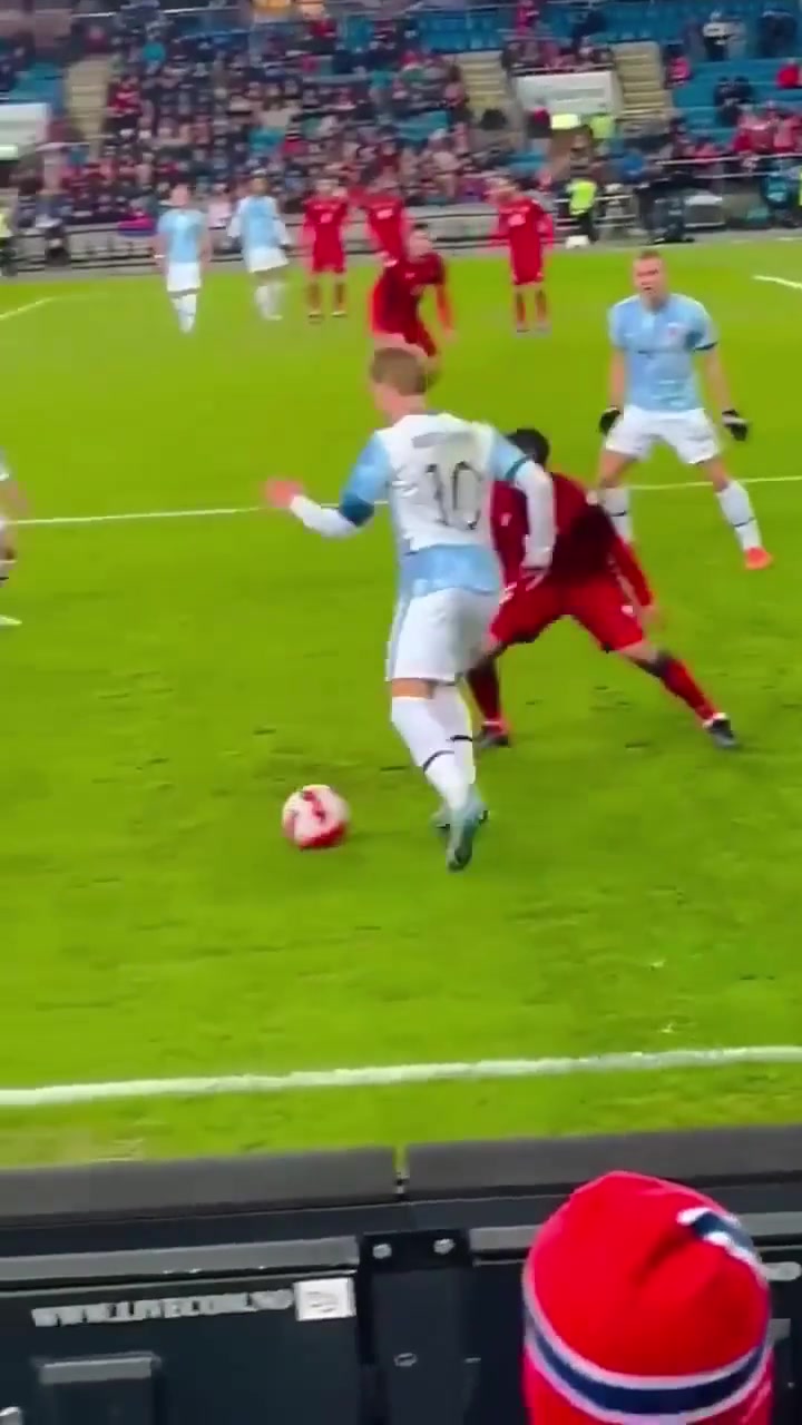 如今是否兌現(xiàn)天賦厄德高這腳下有點(diǎn)東西啊