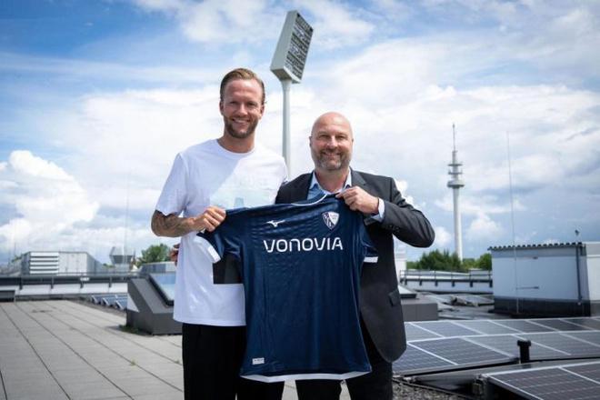 官方：波鴻簽下柏林聯(lián)后衛(wèi)福格特，33歲，至2027年。