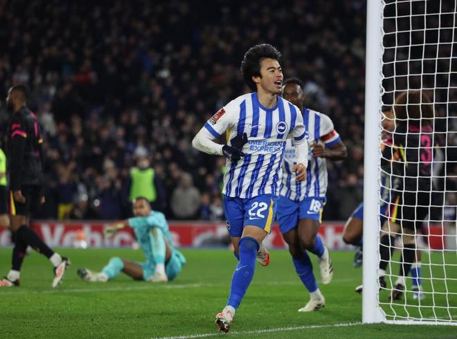 talkSPORT: 三笘薰告知布萊頓續(xù)約留隊(duì)