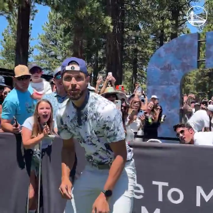 裝X成功庫里高爾夫名人賽接球就投自信提前回頭