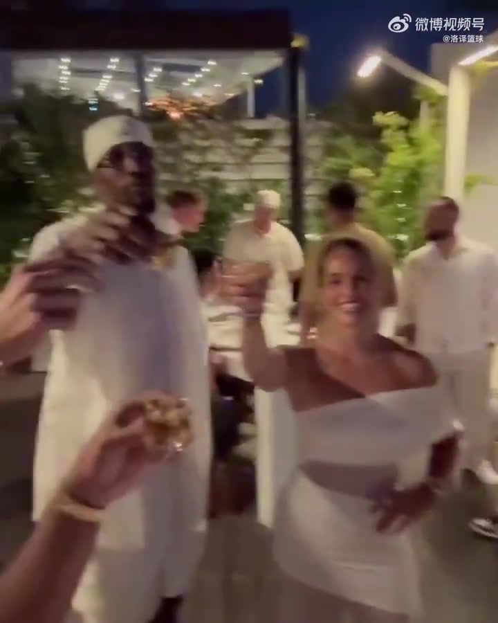 瘦身成功東契奇參加喬丹品牌活動瘦下來是真帥哦