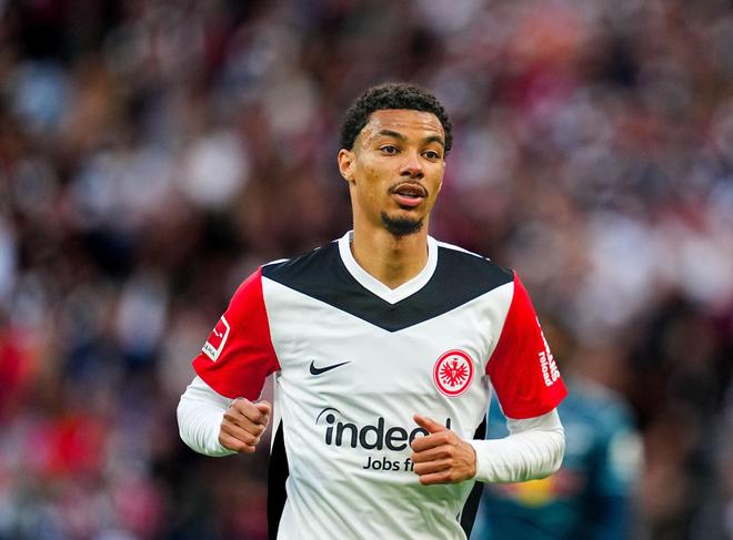 記者：埃基蒂克鐘情利物浦，簽六年合同協(xié)議。