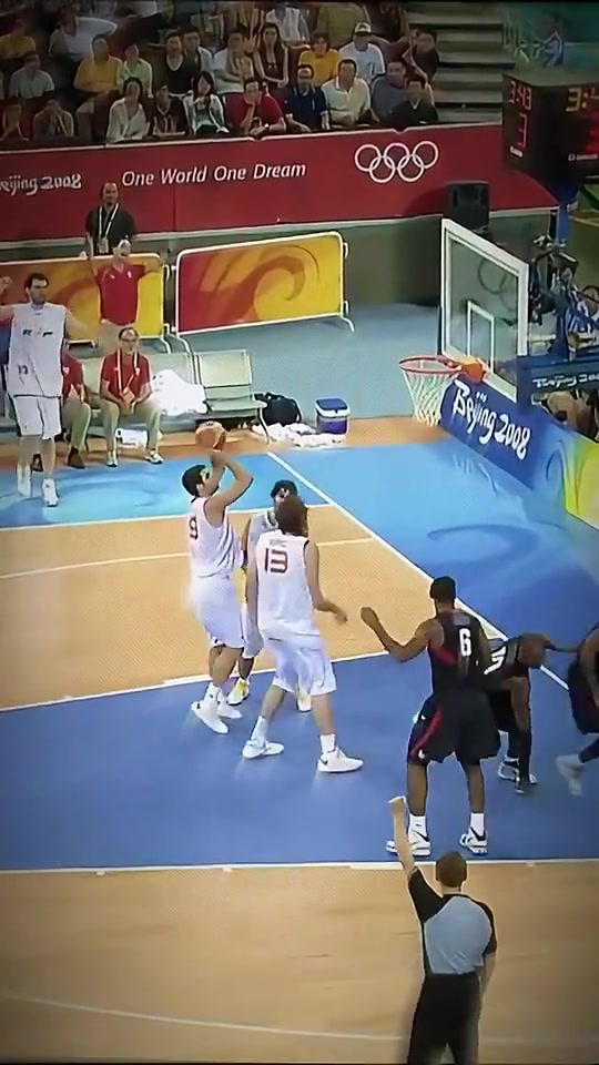 另類高光小加索爾一球同時被詹姆斯韋德科比三人同時封蓋